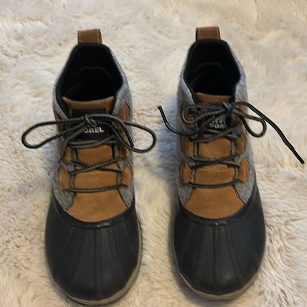 Sorel women’s Out N About duck boot.